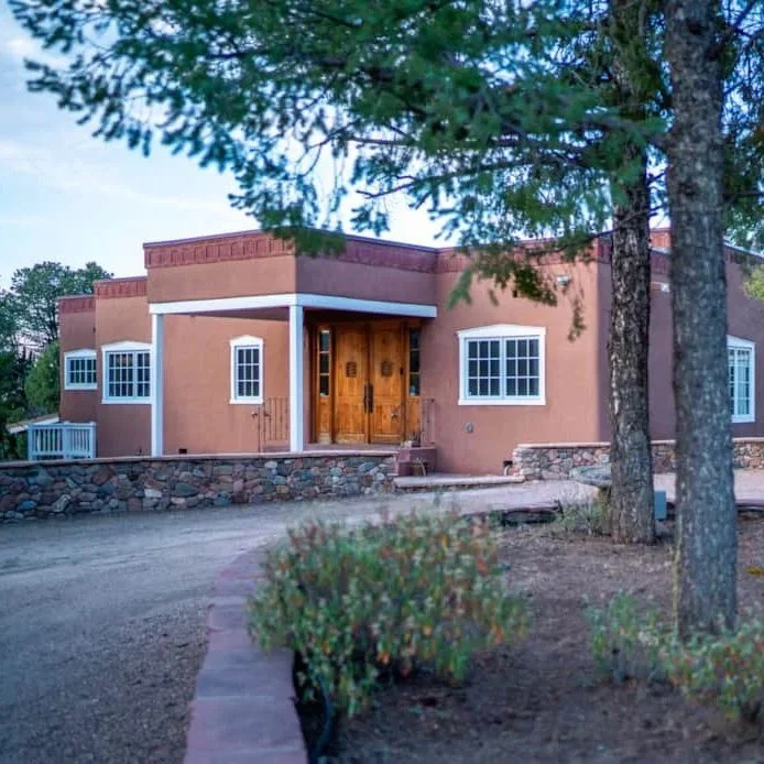 Front of house.jpg