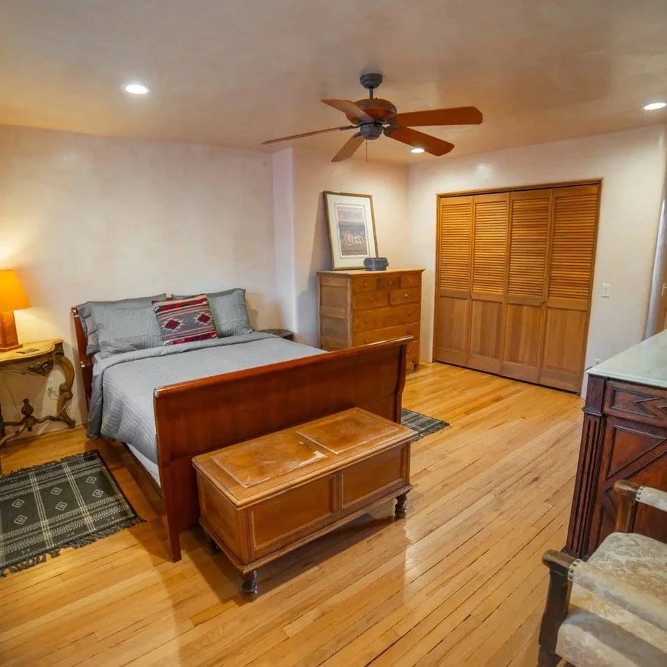 Queen Bedroom Main Level.jpg