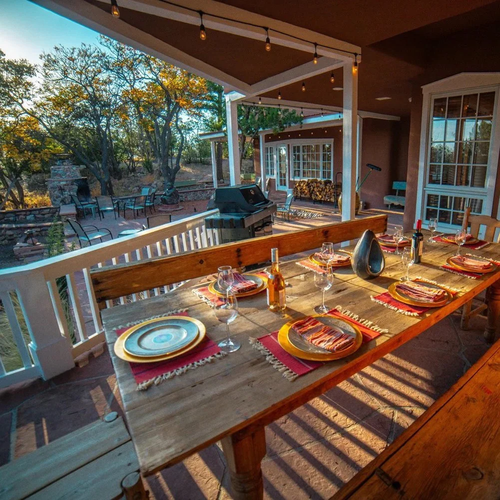 Outdoor Dining.jpg