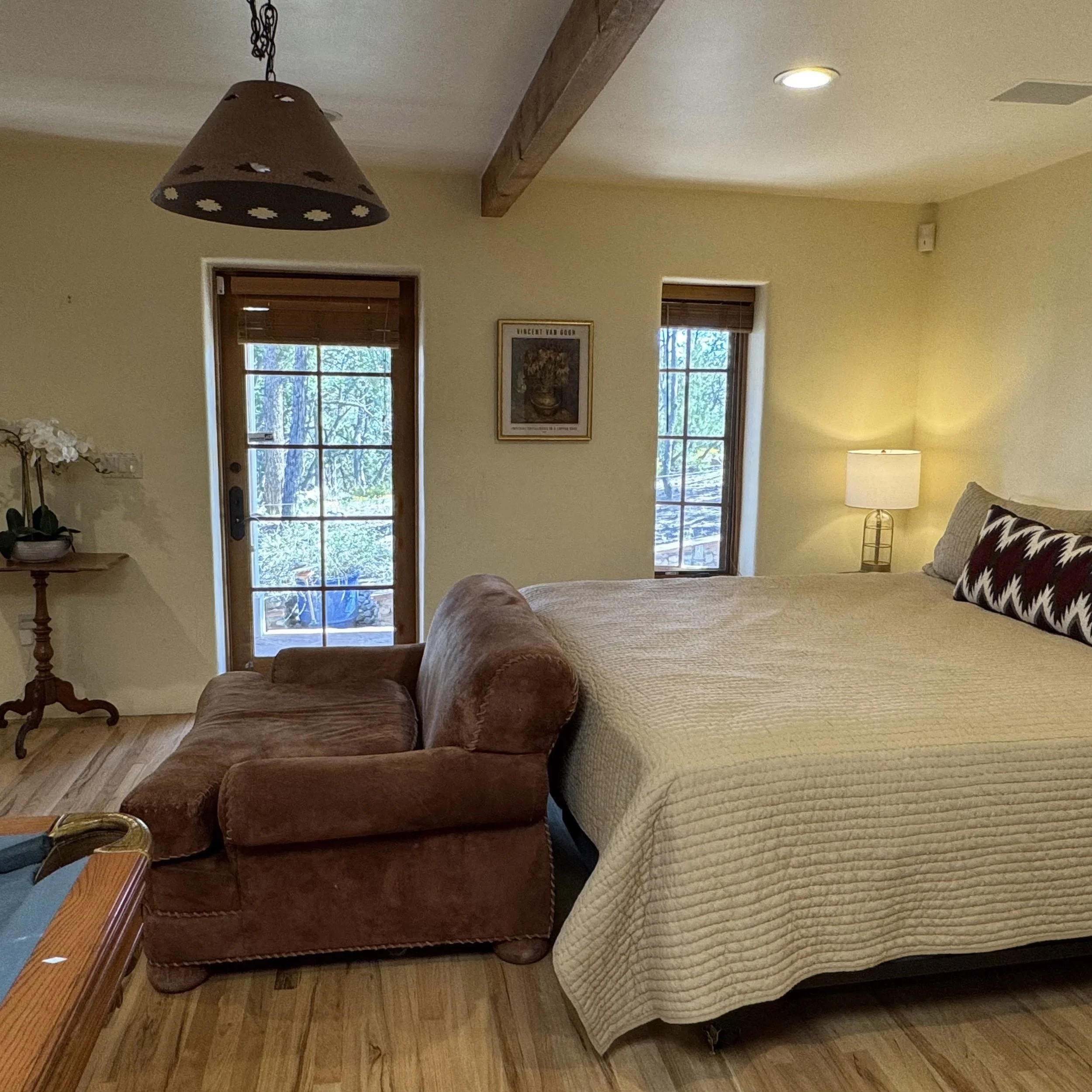 king bed and lounger 3.jpg