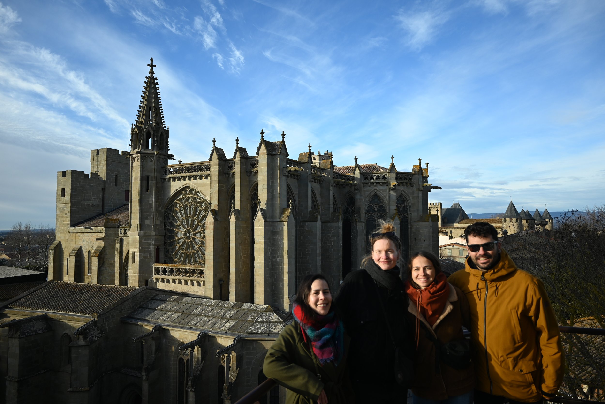Fachada gótica de la Basílica de Saint-Nazaire desde las murallas