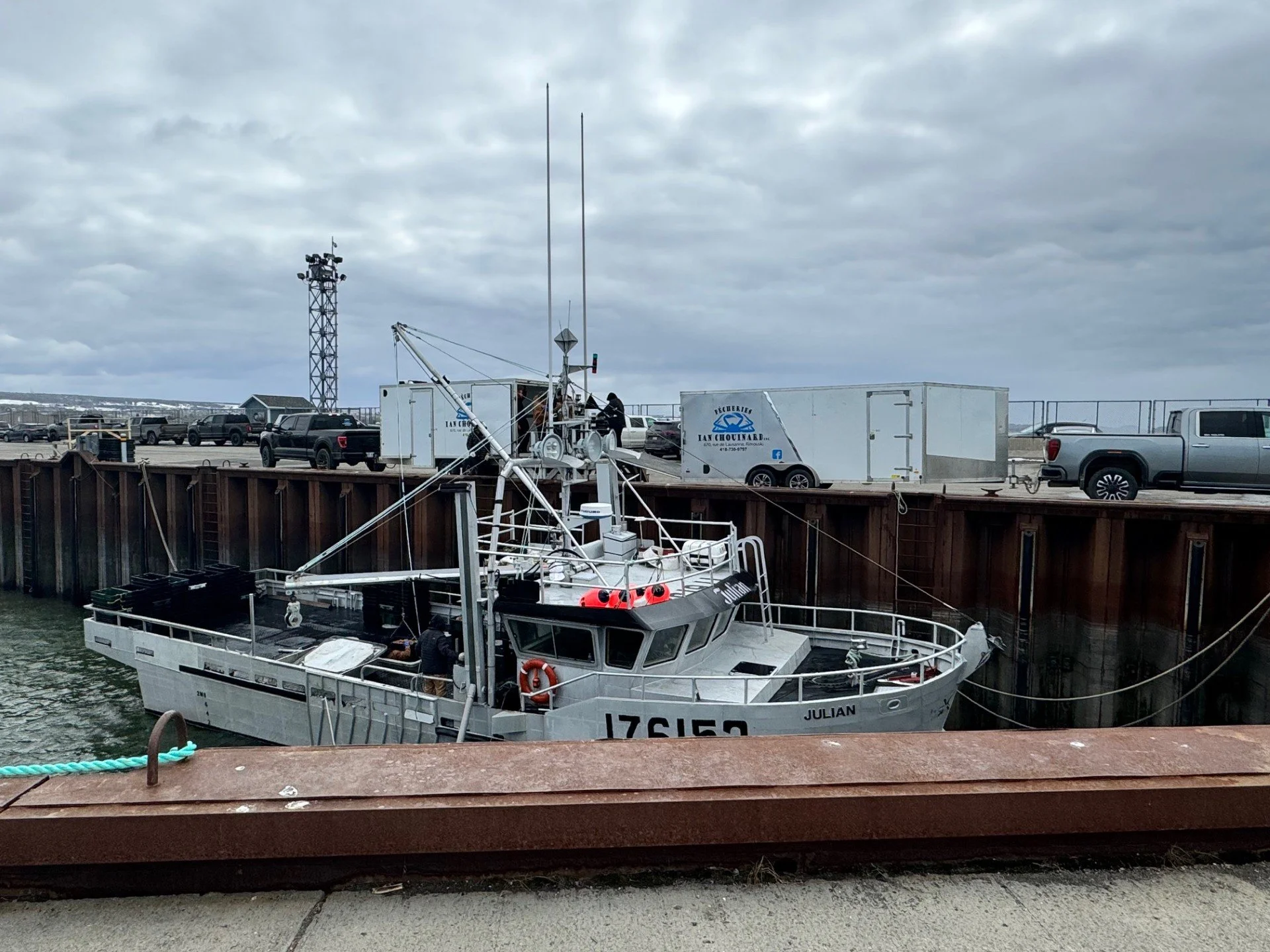 Bateau de pêche des Pêcheries Ian Chouinard au quai