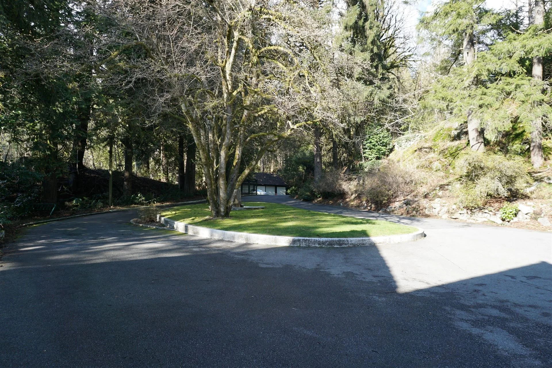 Coquitlam - Minnekhada Lodge -  4455 Oliver Road12.jpg
