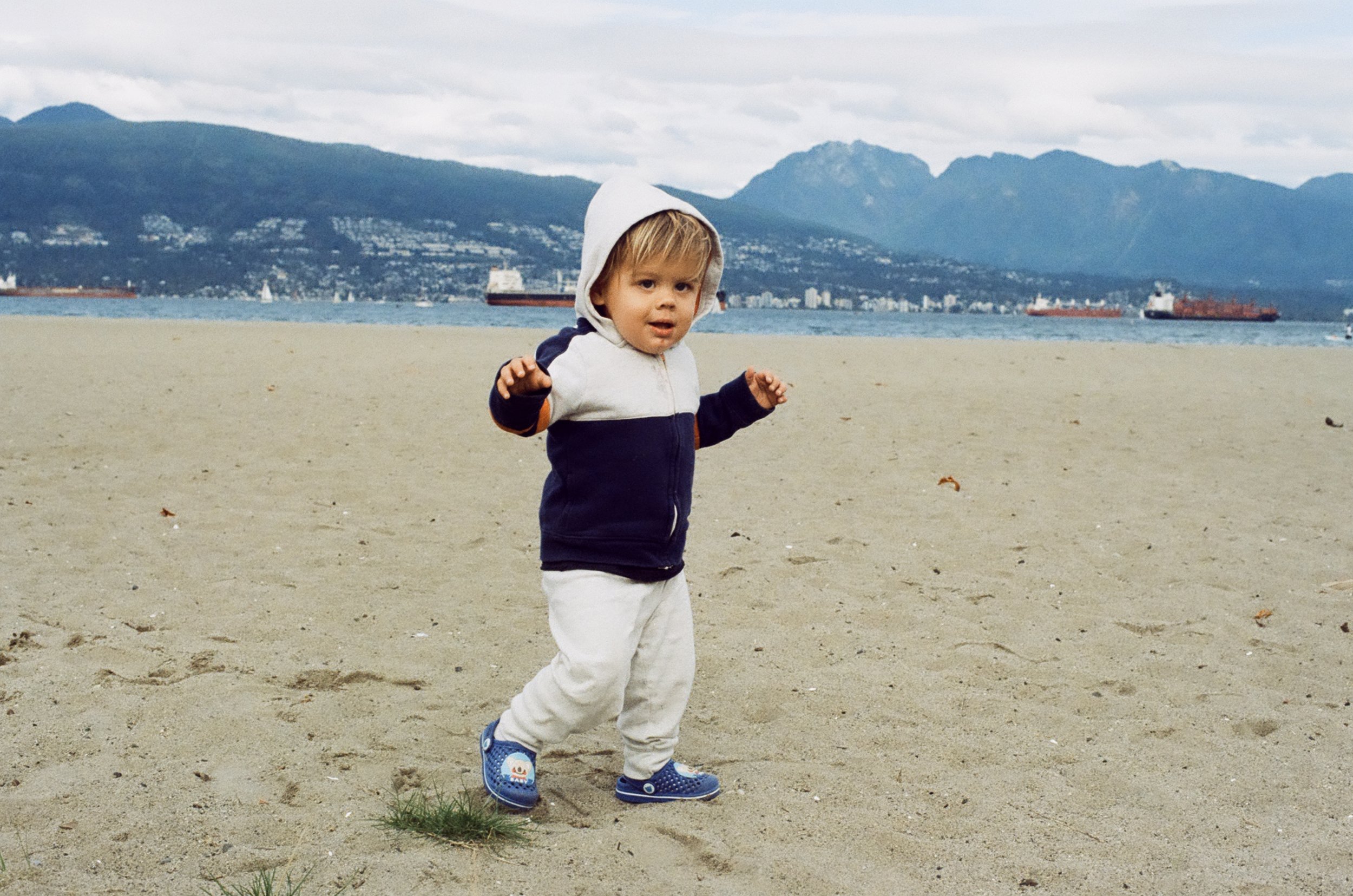 Family Photography in Vancouver, photographing on film. Port Alberni and Tofino Family Film Photographer.