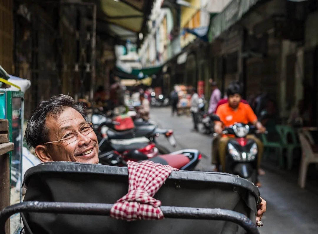 Phnom-penh-cyclo-driver.jpg