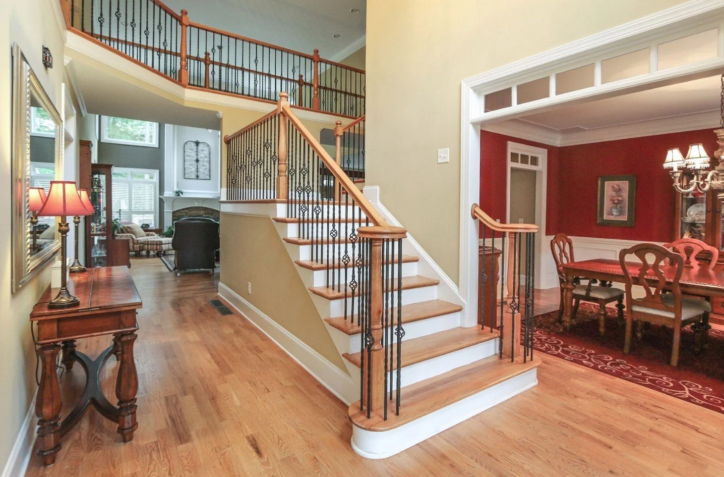 Interior Real Estate photography - Entry