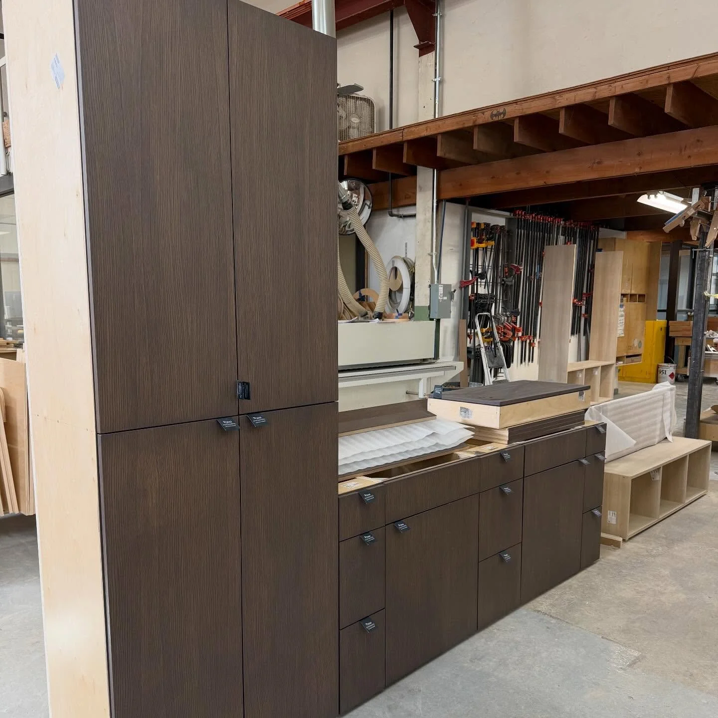 Custom white oak cabinets about ready to be sent out to their final destination in Idaho! 

@pointecabinetsanddesign 

#woodworking #customwoodworking #customcabinets #cabinetmaking #customcabinetry #detroitwoodworking #craftsmanship #detroit #cabine