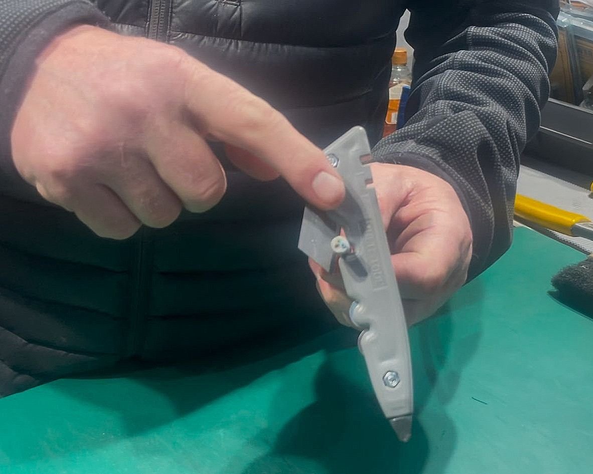 Cutter+with+wire.jpg