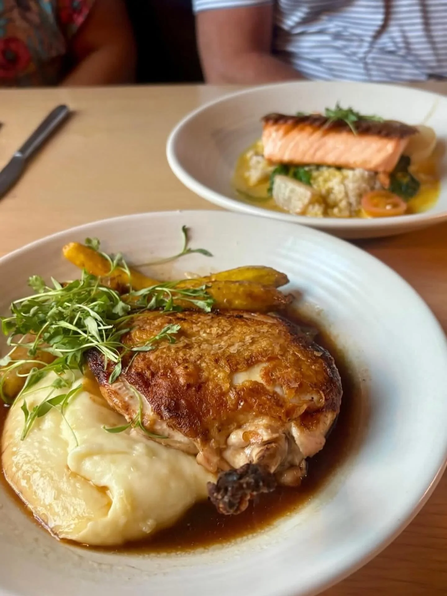 What&rsquo;s for dinner? Come find out! Dishes like Pan-Roasted Chicken Breast, Rare Seared Ahi Tuna &amp; Confit Duck Leg are just a few of the things we know you&rsquo;ll love from our Summer 2025 menu!

📸 @healthwith.alex 

#trussrestaurantandbar