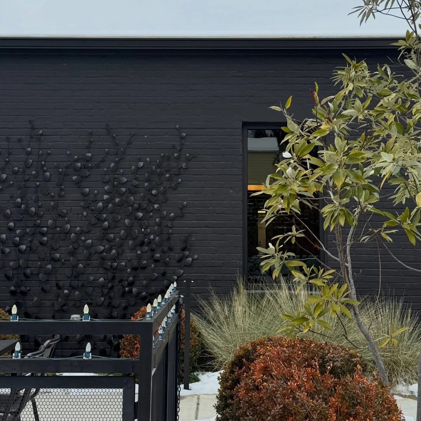 There may still be a chill in the air and snow on the roof, but the food is warm and we are here til 3 🌤️