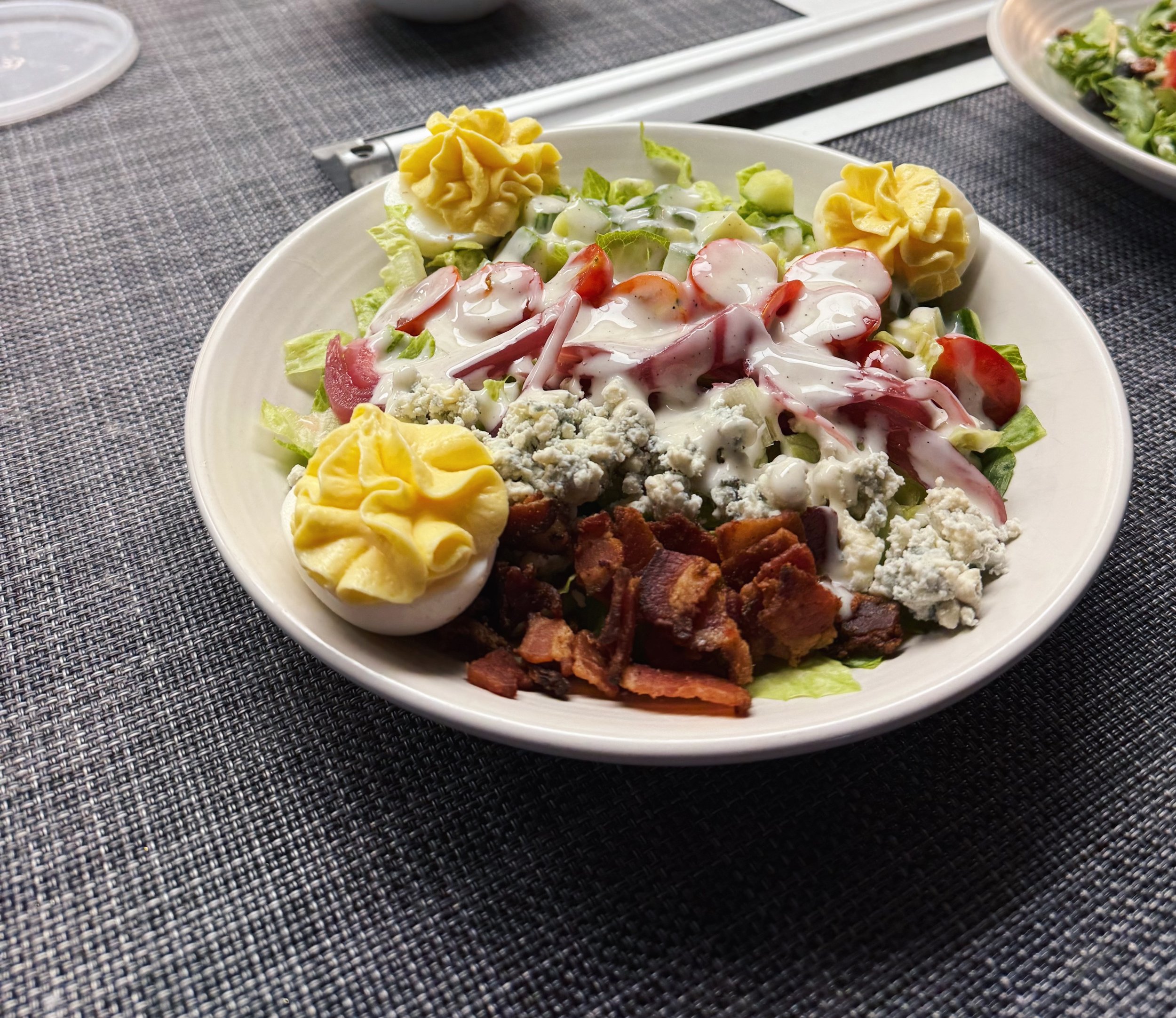 Fresh, crisp, and loaded with all the good stuff. Come enjoy lunch with us from 11-3! 🥗