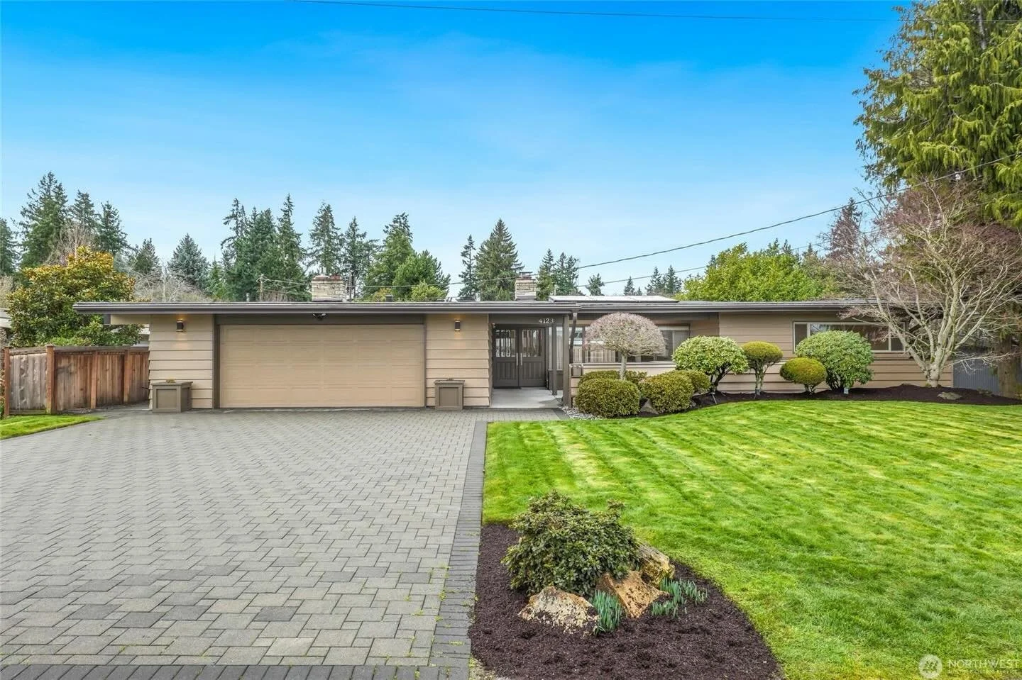 Sometimes the right property comes along when you weren&rsquo;t even looking.

This Mercer Island home turned out to be the right opportunity at the right time. A chance for my buyer to personalize the space and keep it close to home, literally.

Not