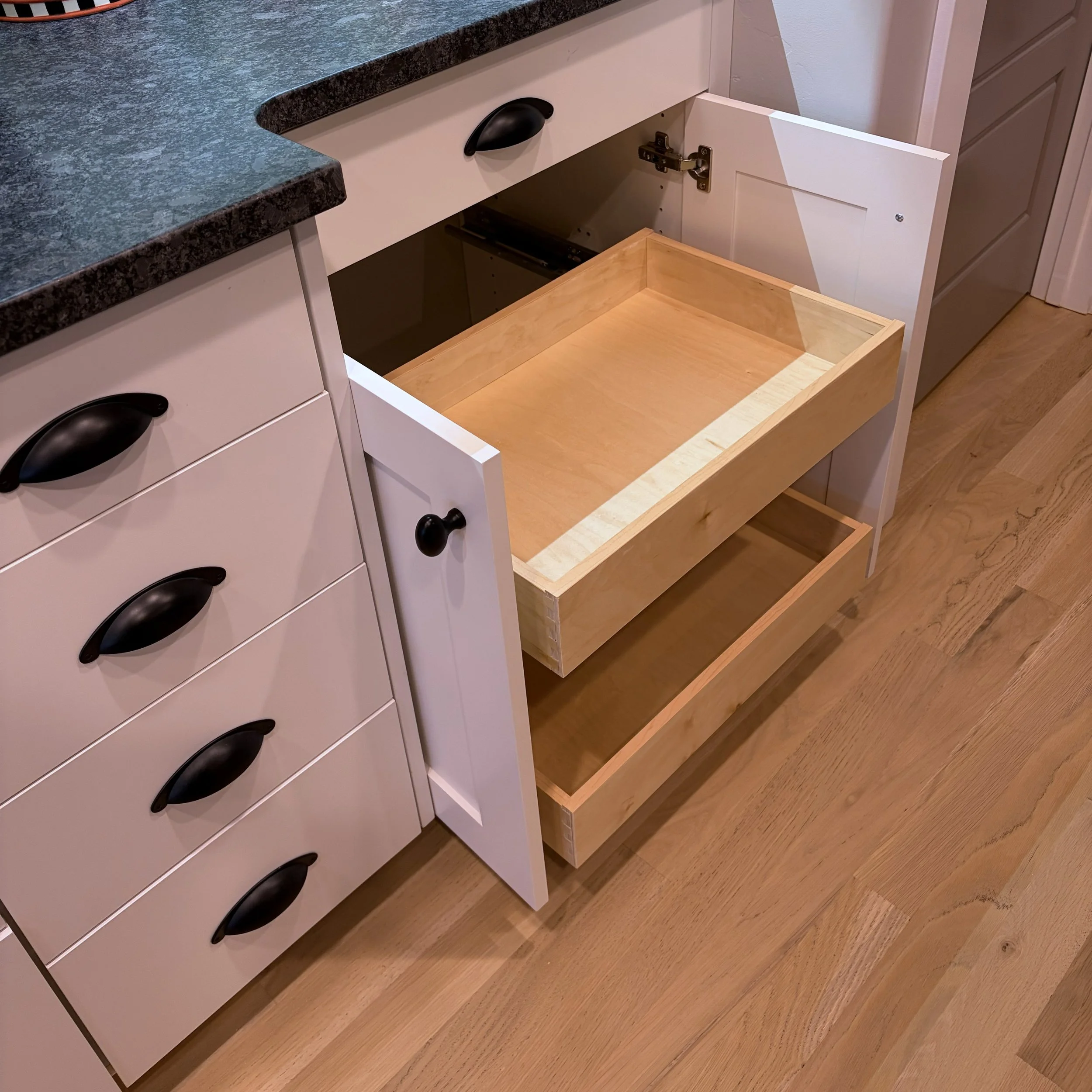 dovetail pullout shelves kitchen base cabinet blum tandem drawer slides