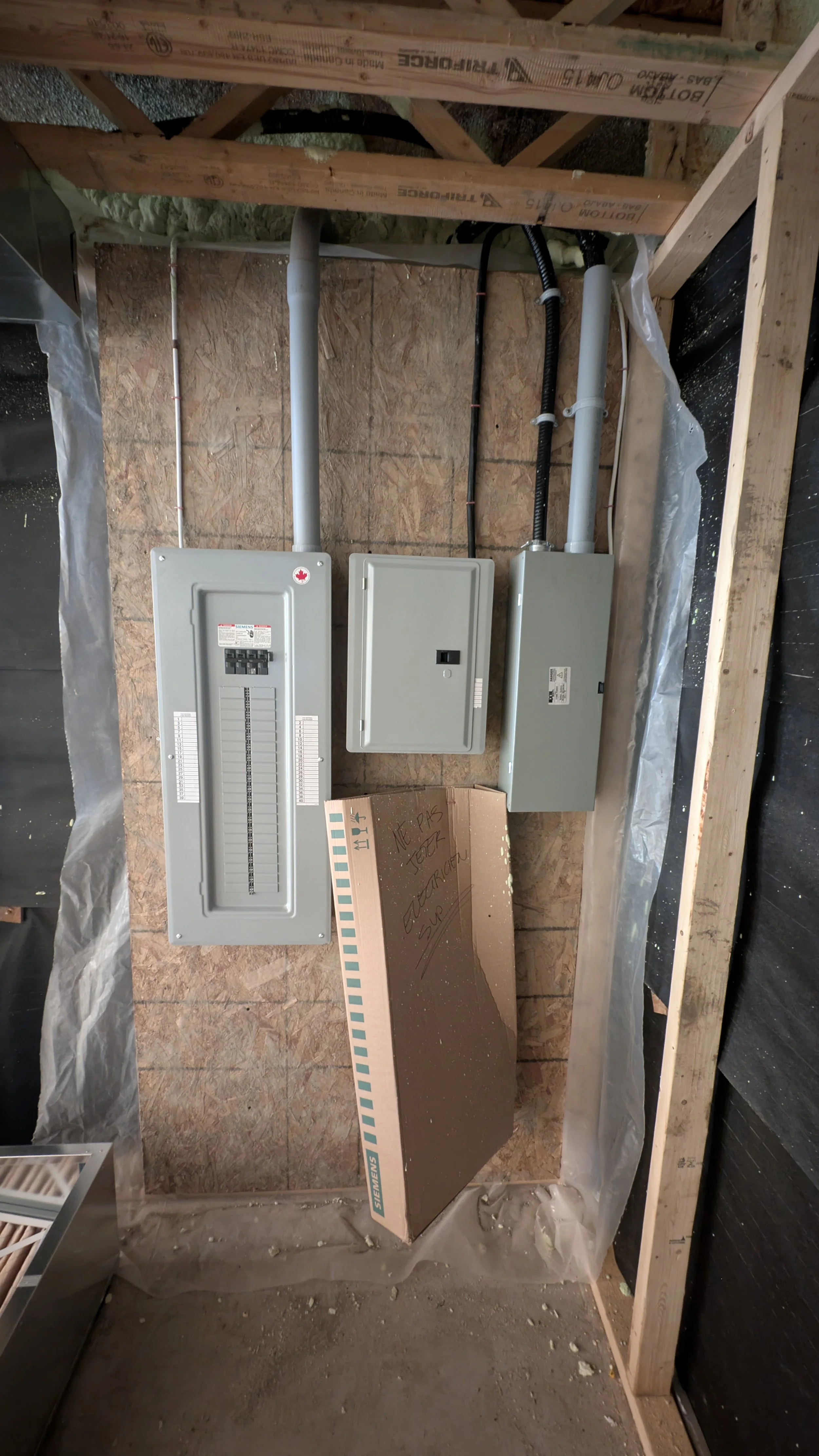 Nouvelle installation électrique souterraine 320 AMP + splitter avec panneau générateur mobile 30 AMP pour maison bigénérationnel 