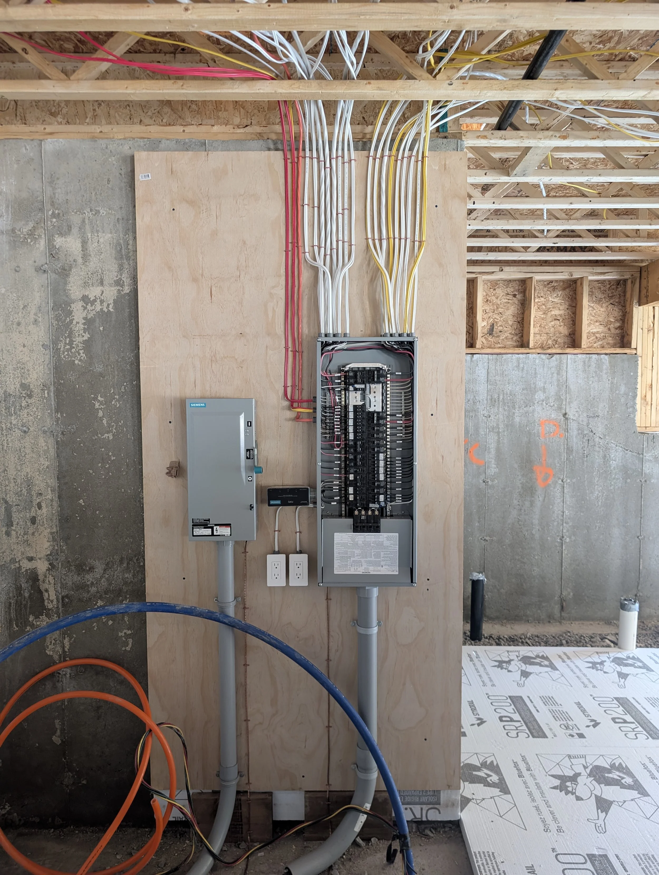 Nouvelle installation électrique souterraine 320 AMP avec sectionneur de courant pour garage détacher 