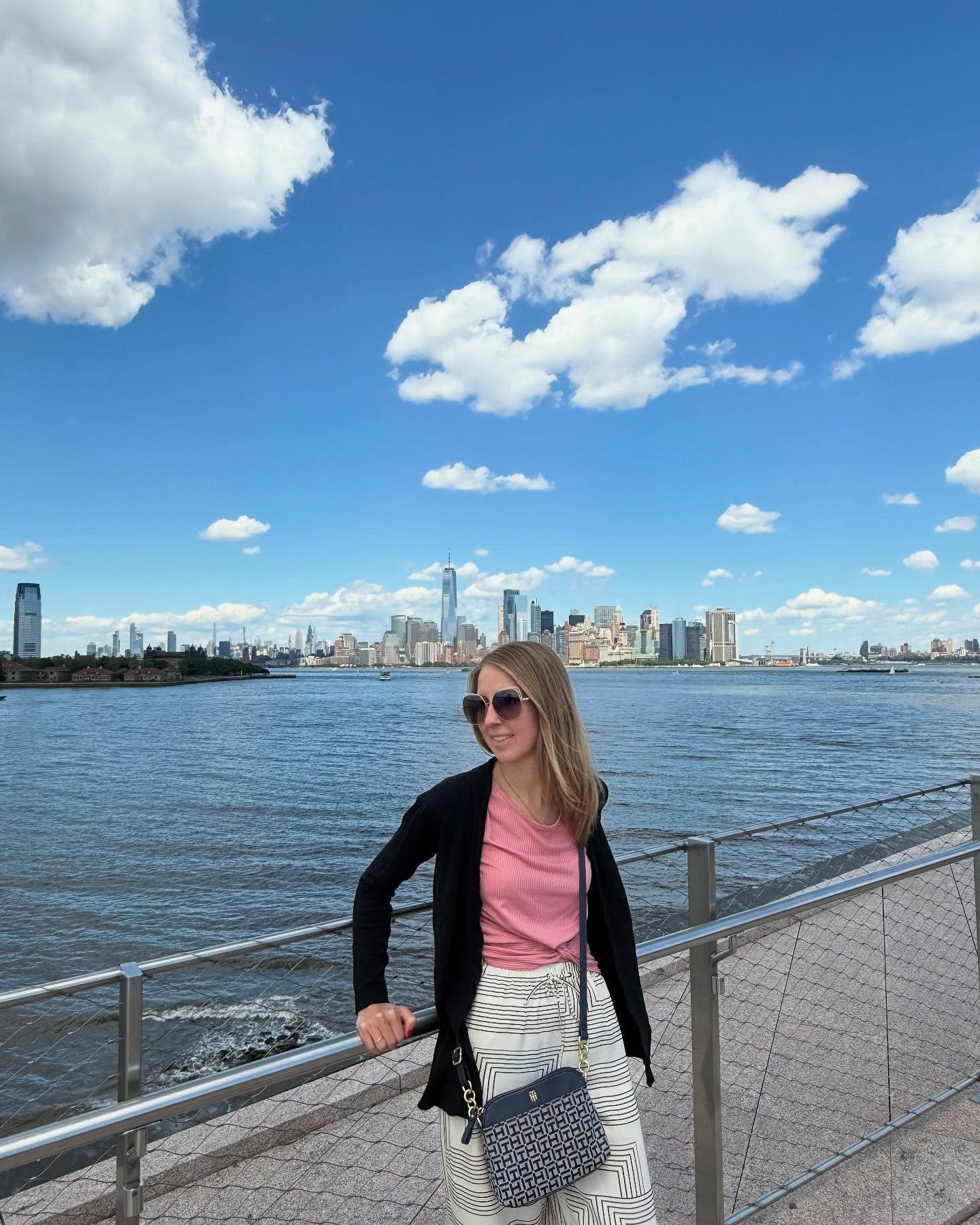Eine Woche New York 🇺🇸🗽✨ und was soll ich sagen: Es war einfach ein unvergessliches Erlebnis und ich bin unfassbar dankbar f&uuml;r diese tolle Zeit.😎

Unsere Highlights: 

✨ Brooklyn Bridge
Am besten bei Sonnenauf- oder -untergang besuchen, da g