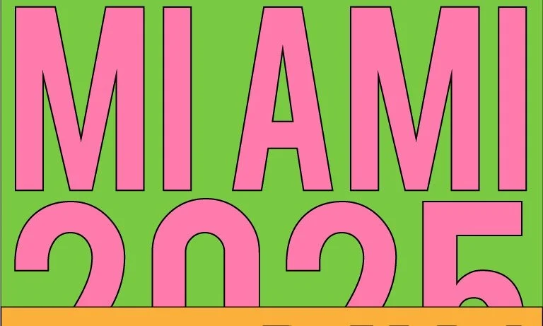 MI AMI Festival 2025: dove il veleno diventa canto e la cura ha il volto di chi balla a piedi nudi sull’erba.