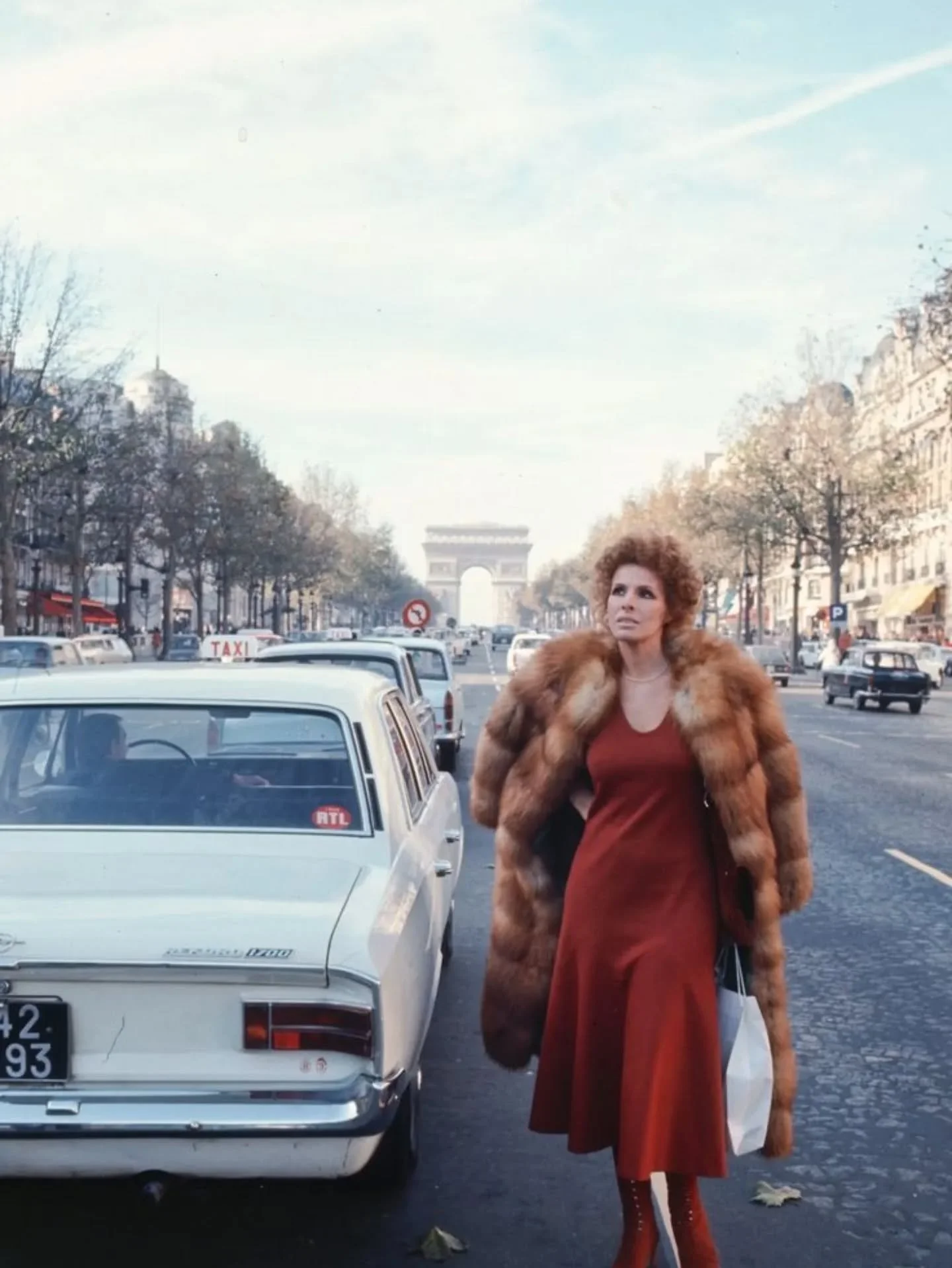 🎙️Va via un'icona, anzi, un'epifania della canzone d'autore italiana, la cui parabola esistenziale e artistica s'inarca, fin dalle fondamenta, nel segno di un incontro fondamentale: quello con Giorgio Strehler, il nume tutelare del @piccoloteatromil