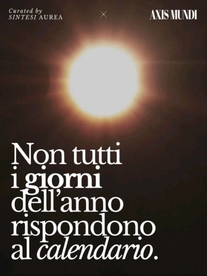 Tra il 25 dicembre e il 6 gennaio si apre un intervallo temporale che le culture tradizionali europee riconoscevano come tempo sospeso: i dodici giorni sacri dove l'anno vecchio muore e quello nuovo non &egrave; ancora nato. Questa crisi solstiziale,