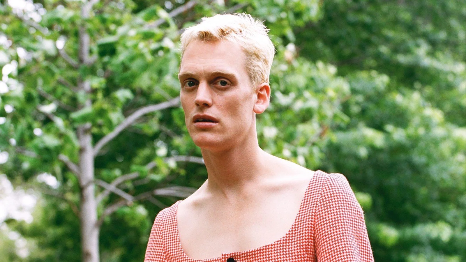 Il menestrello pop e la vestale lynchiana: Sean Nicholas Savage + Koko Moon all’ARCI Bellezza di Milano e al Covo Club di Bologna