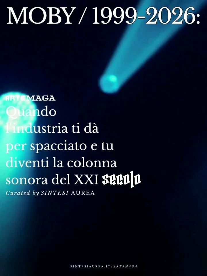 🛸Come ha fatto un musicista techno a ridefinire il formato canzone del XXI secolo? 

Siamo stati al @jazzopen_modena per scoprirlo dal vivo.

✒️Nel nostro articolo, la storia di Moby e la cronaca del concerto di Piazza Roma che ha portato sul palco 