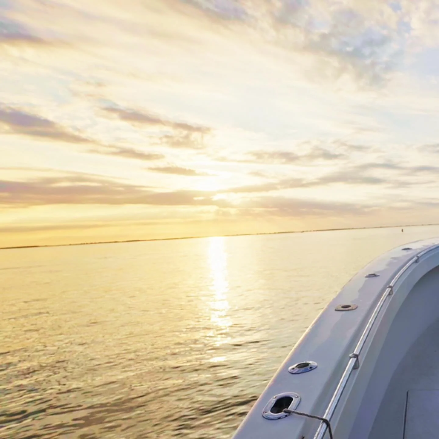 Missing mornings like this ☀️ 
📸: @sean.cobelli.media 

#offshoretours #offshoretourscapecod #fvfallline #contenderboats #capecod #capecodfishing #capecodtourism #teamgoose #grundens #cumbys