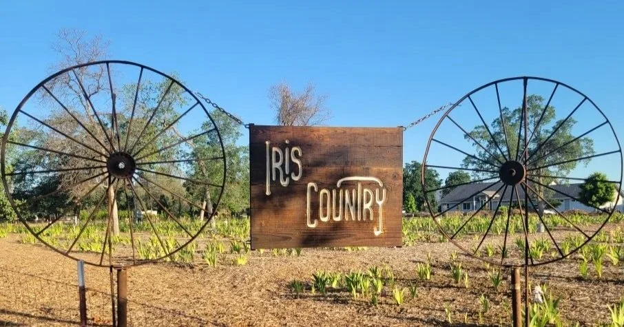 Iris+Country+Sign.jpg
