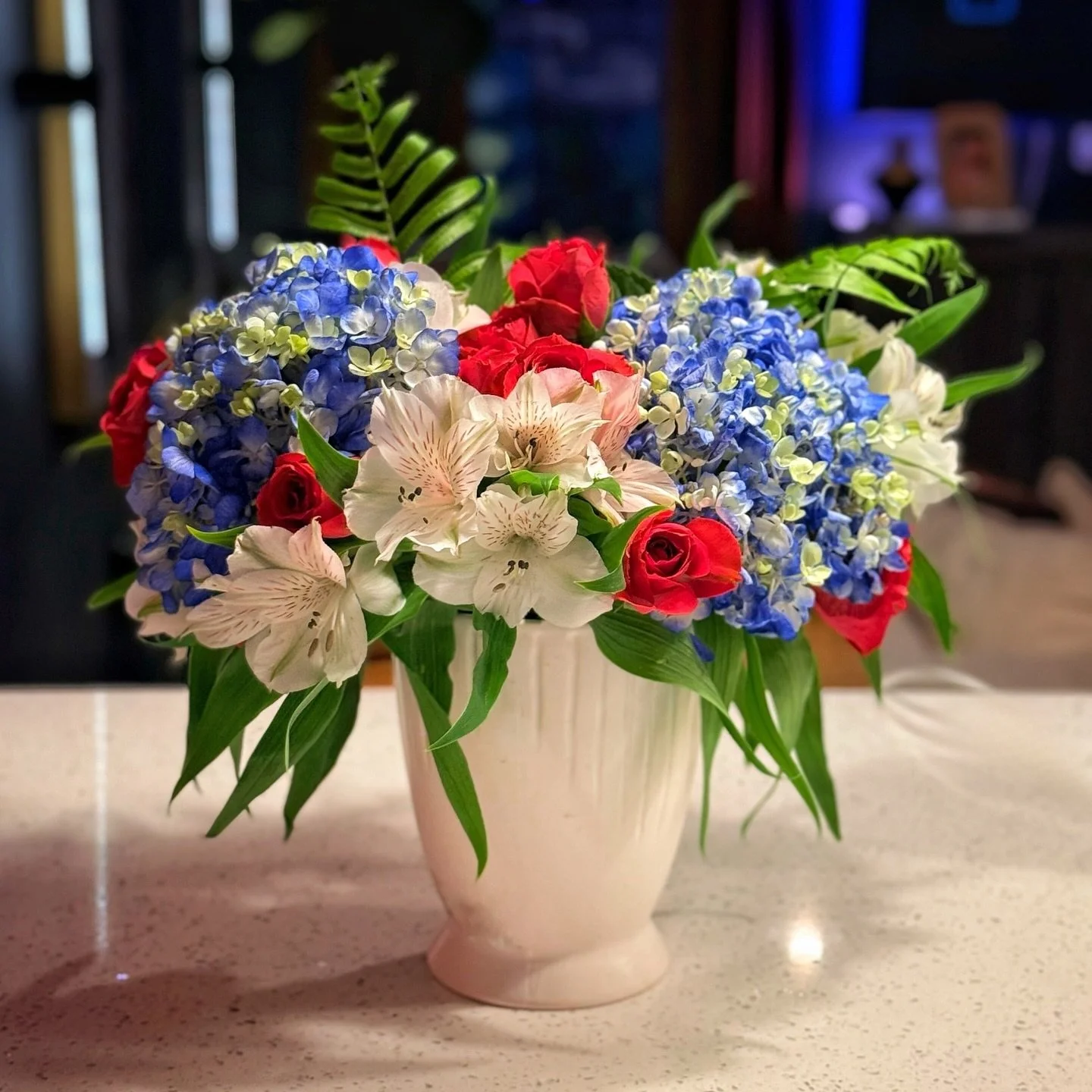 ⸻

🇺🇸❤️💙 &ldquo;I am red and white and blue&hellip;&rdquo; 💙❤️🇺🇸

This 4th of July, we&rsquo;re honoring the heart of America with a floral tribute inspired by Dolly Parton&rsquo;s &ldquo;Color Me America.&rdquo;

Red roses for the blood that&r