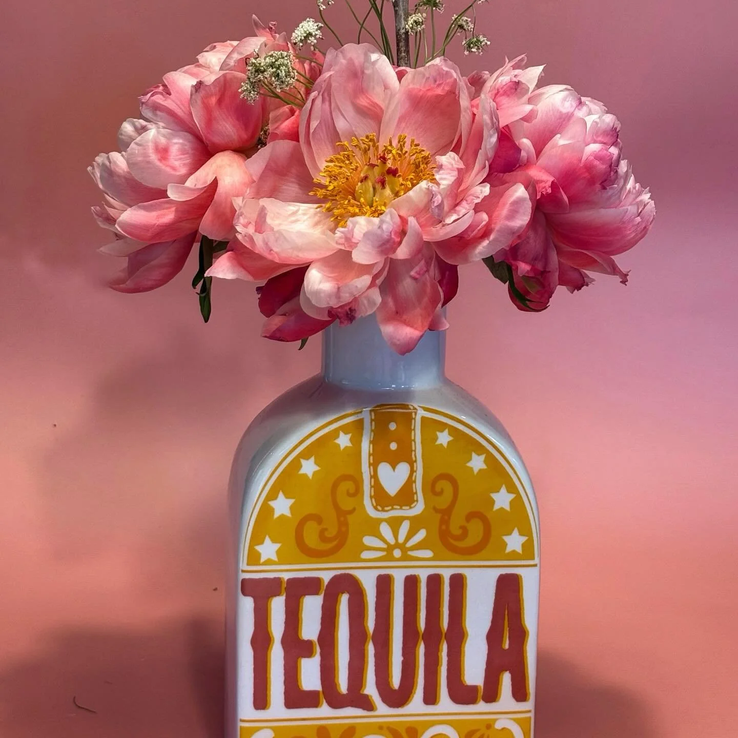 Did somebody say tequila?! 🇲🇽

We heard Cinco de Mayo and came running with the blooms and the vibes! 😎

Whether you&rsquo;re toasting with friends, hosting a fiesta, or just soaking up the sunshine &mdash; we&rsquo;ve got the perfect flower arran