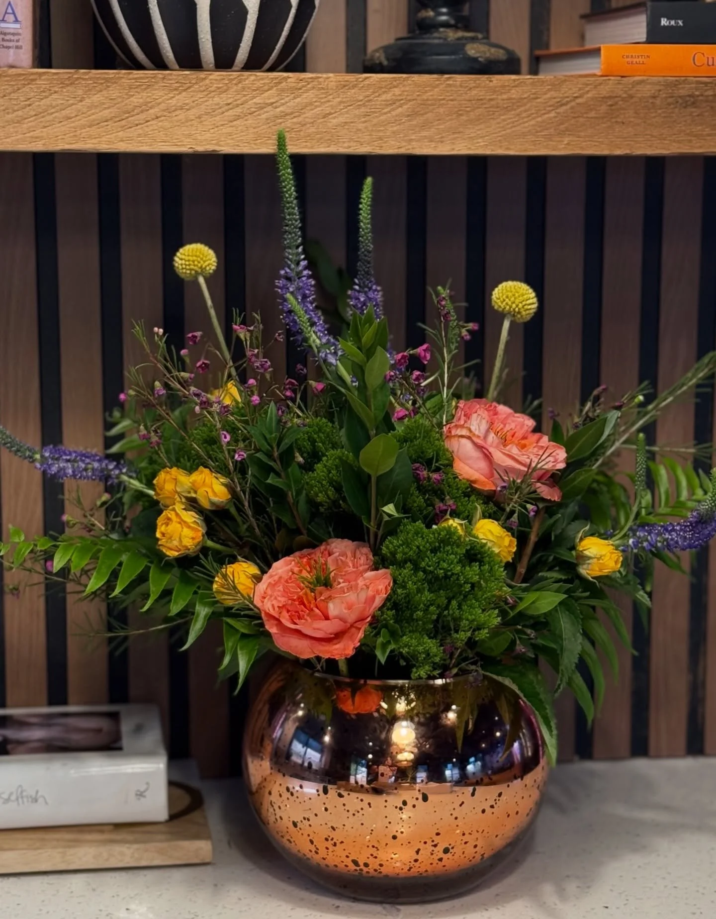 ☀️ Wake up, glow up, show up&hellip; with Golden Sunrise on your shelf. #GoldenSunrise #FloralDesign #FlowerTherapy #LuxuryBlooms #MiamiFlorist #SouthFloridaFlorist #FloridaWeddingFlorist #sofloflorals