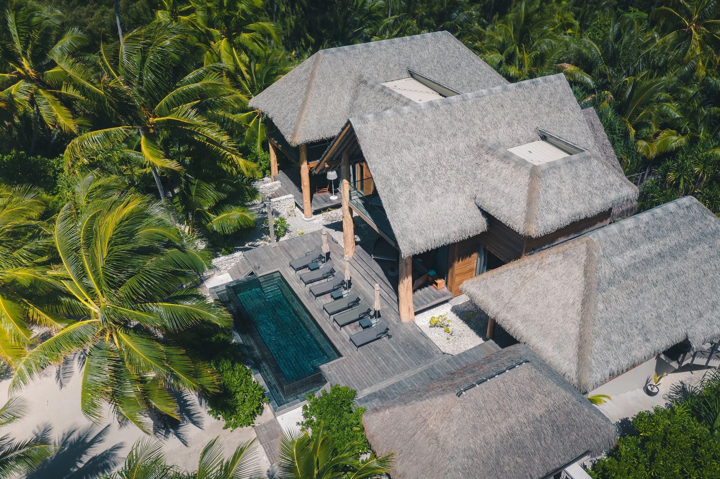 Brando Villa IG01 high ©Johan Drone Adventure.jpg