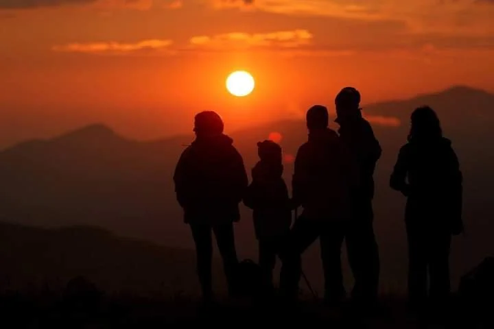 Trekking e aperitivo al tramonto a Campaegli