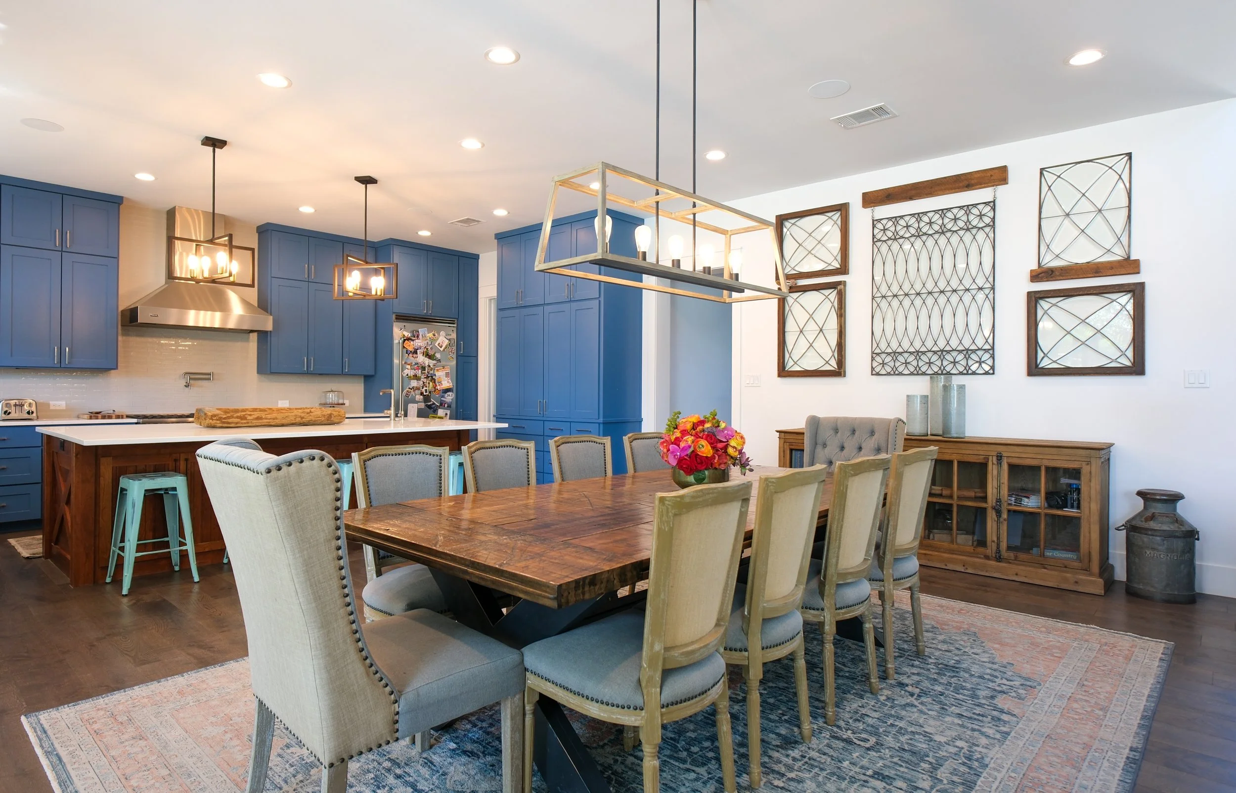 Comfortable living and dining room