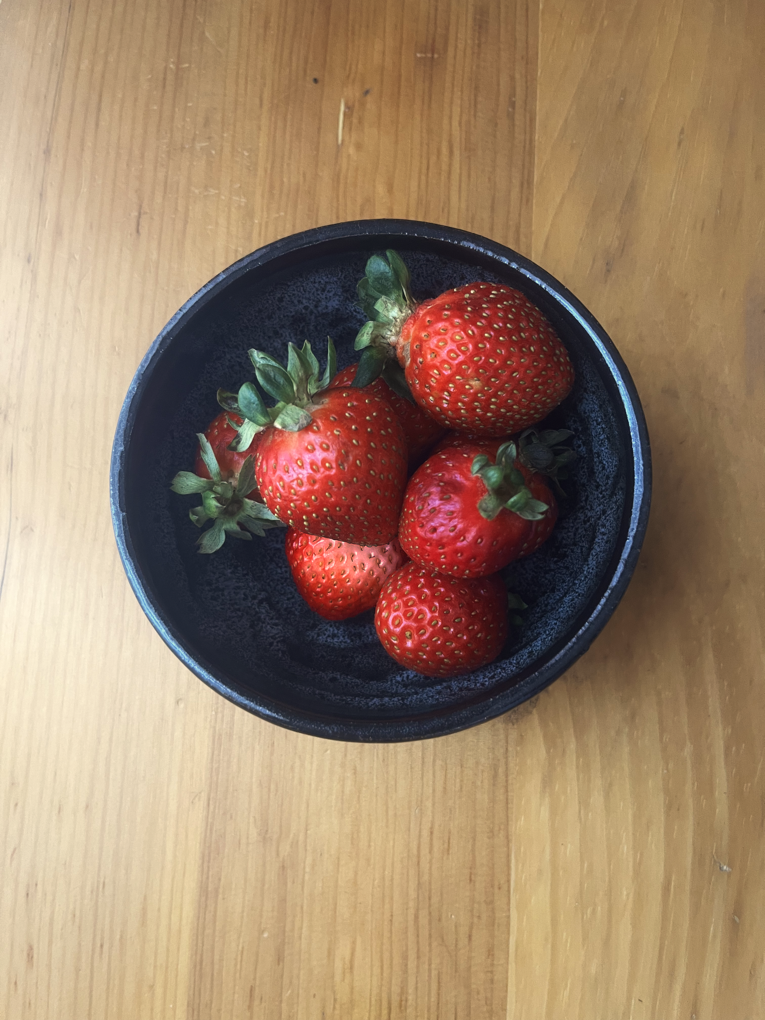 smbowlstrawberriestop.png