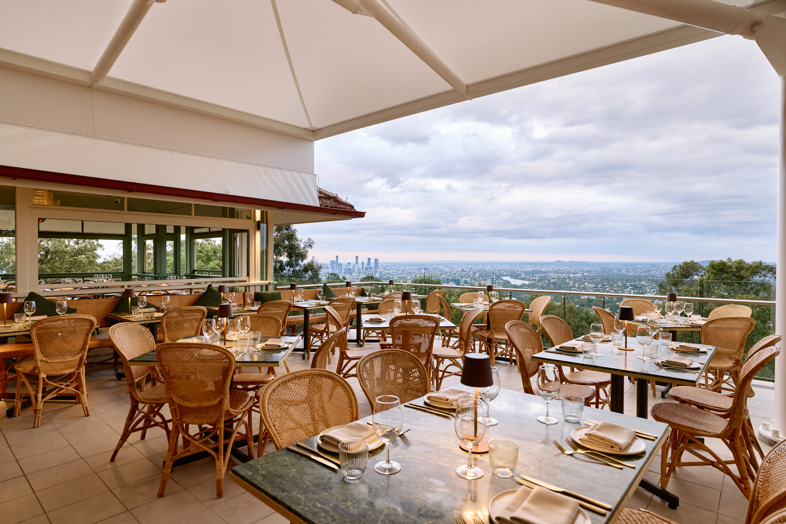 Apiary Dining - Markus Ravik - 033 EDITED.png