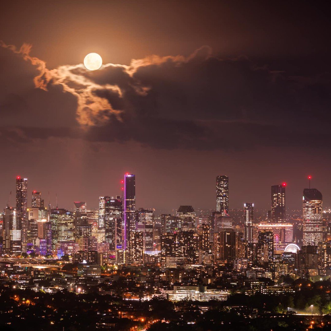 Heading up Mt Coot-tha to catch the Lunar Eclipse tomorrow night? Why not grab a bite to eat before you watch this exciting spectacle in the night sky from Brisbane's best vantage point. 

🌓 Partial Lunar Eclipse: Starts 7:50pm
🌑 Full Lunar Eclipse