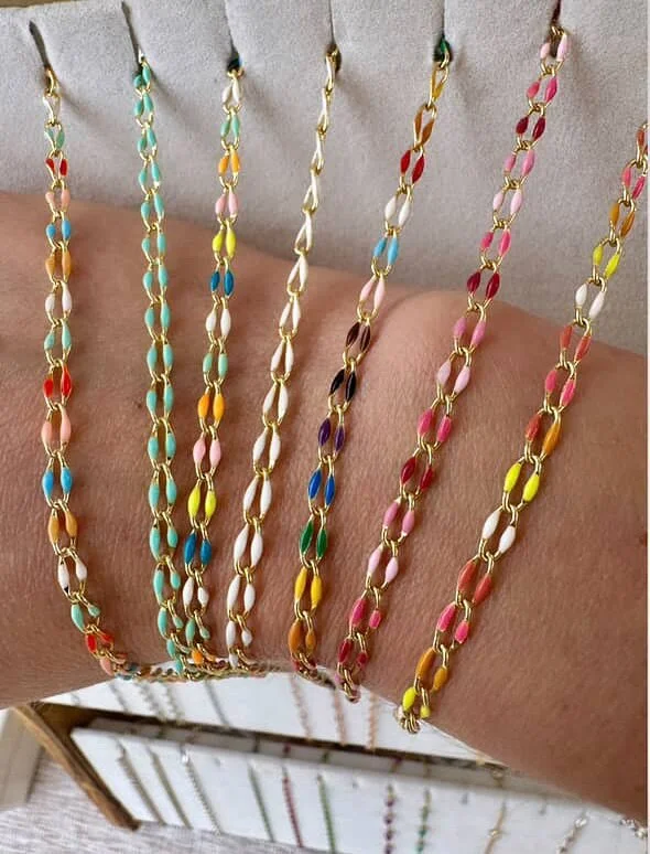The countdown is on- one month until our Halloween event at @thepoint_sb and we have a rad lineup of vendors including @wildembercreations permanent jewelry! 

Save the date- October 25th 10-3! See you there 🎃 
#sunandseacollective