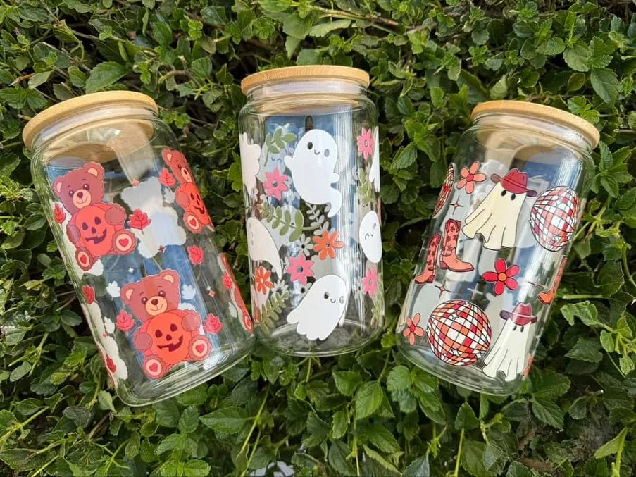Fun fact: @teal.cab.co has one of those vendor booths that makes everyone say &ldquo;OMG that&rsquo;s so cute!!&rdquo; 

Perfect hostess gift, or a little treat for yourself 😉 

Shop with her Saturday 10/25 at @thepoint_sb! #sunandseacollective
