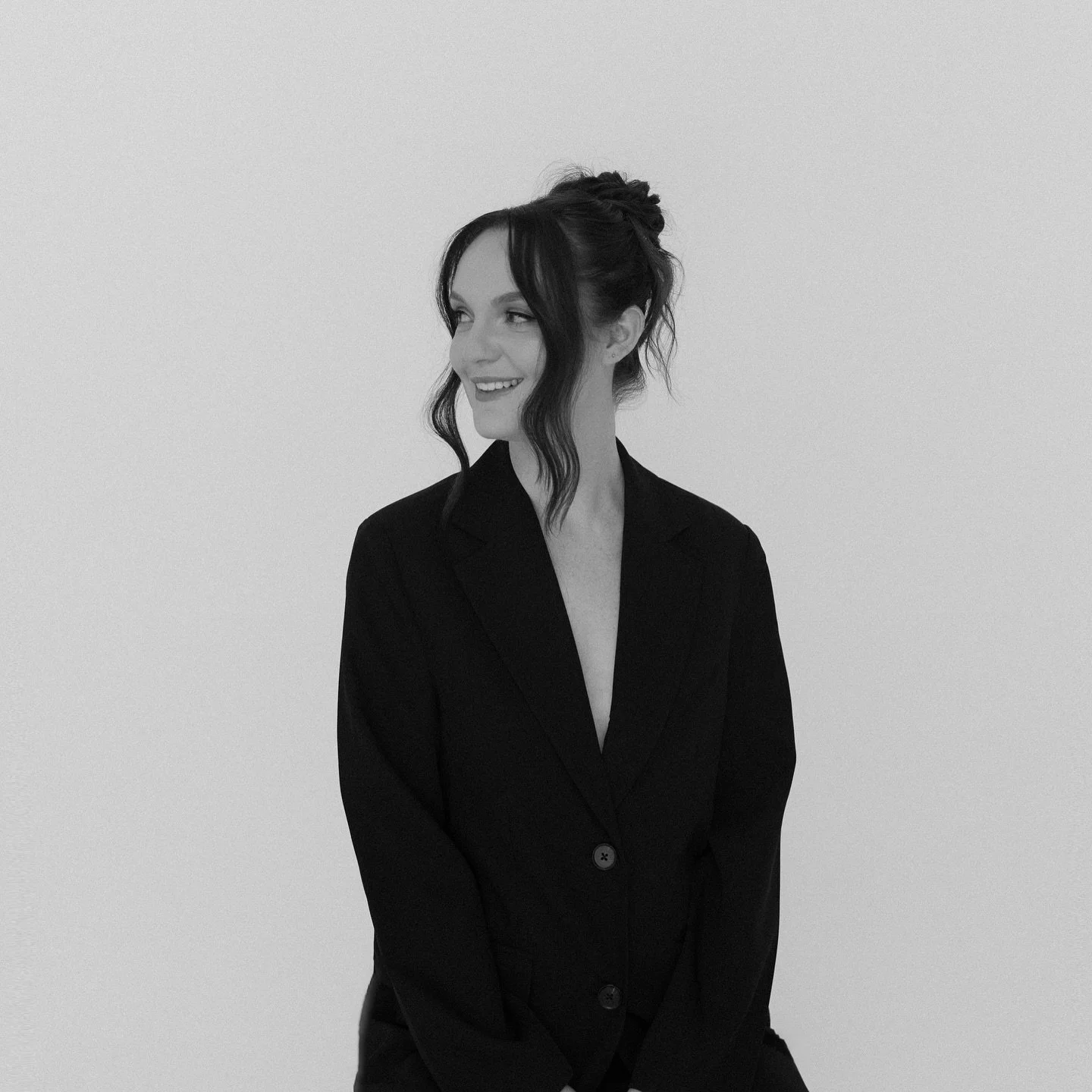 Time for a little introduction - it&rsquo;s me, Holly!

The face (and iPhone) behind Forever After Socials 🤍

I started this little dream of mine at the beginning of 2025 after craving something more creative. I&rsquo;d spent years in my corporate 9