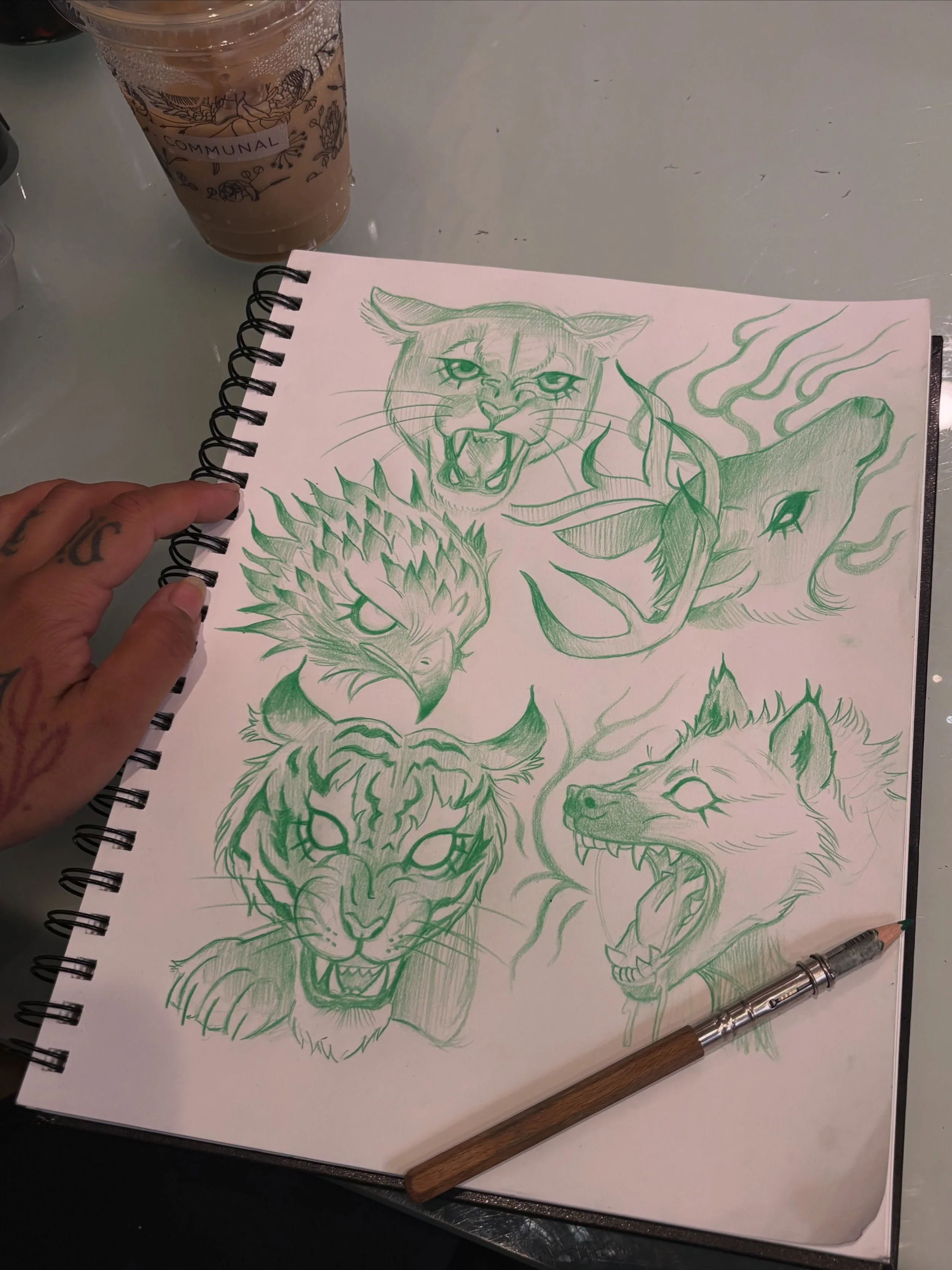 Some stuff n things!!!! ✏️ ✍️ 💭 ✨
&bull;
&bull;
&bull;
&bull;
#sketchbook #sketchbookdump #ibedrawing