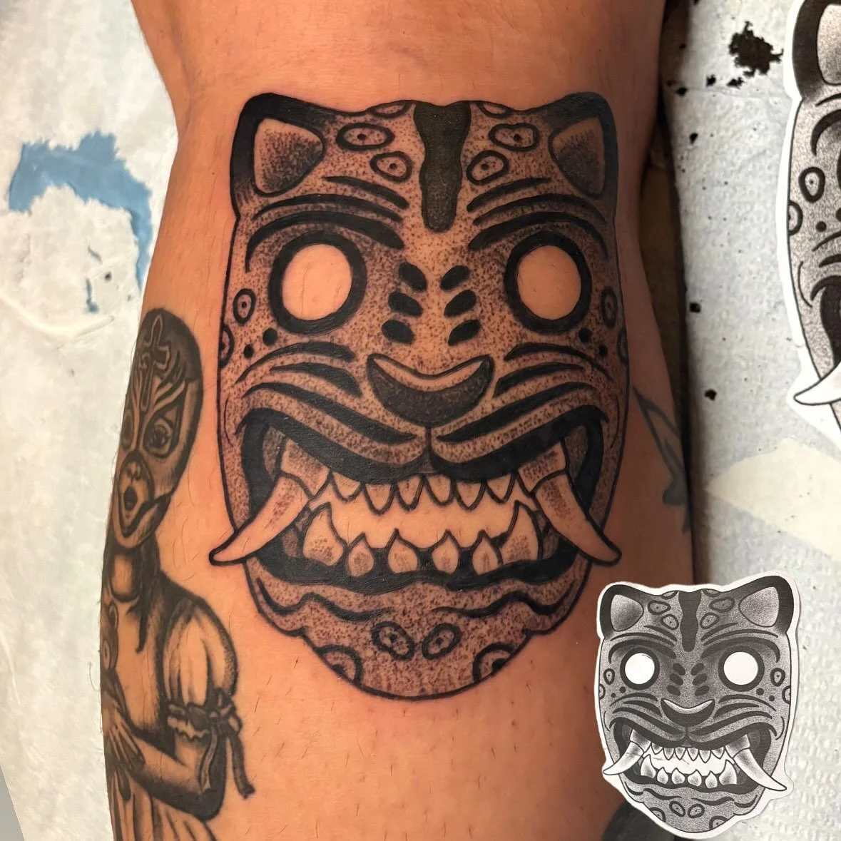 qt tecu&aacute;n for qt Crunchy <3 
THANK YOU FOR SITTIN THRUUUUUU LIKE A MF ROCK!!! I am so so grateful and blessed!!! Thank you Fer for your time and beautiful beautiful energy 🤎🤎✨
Fun lil custom made with love here at Seventh Serpent. 🐆 🥀✨
