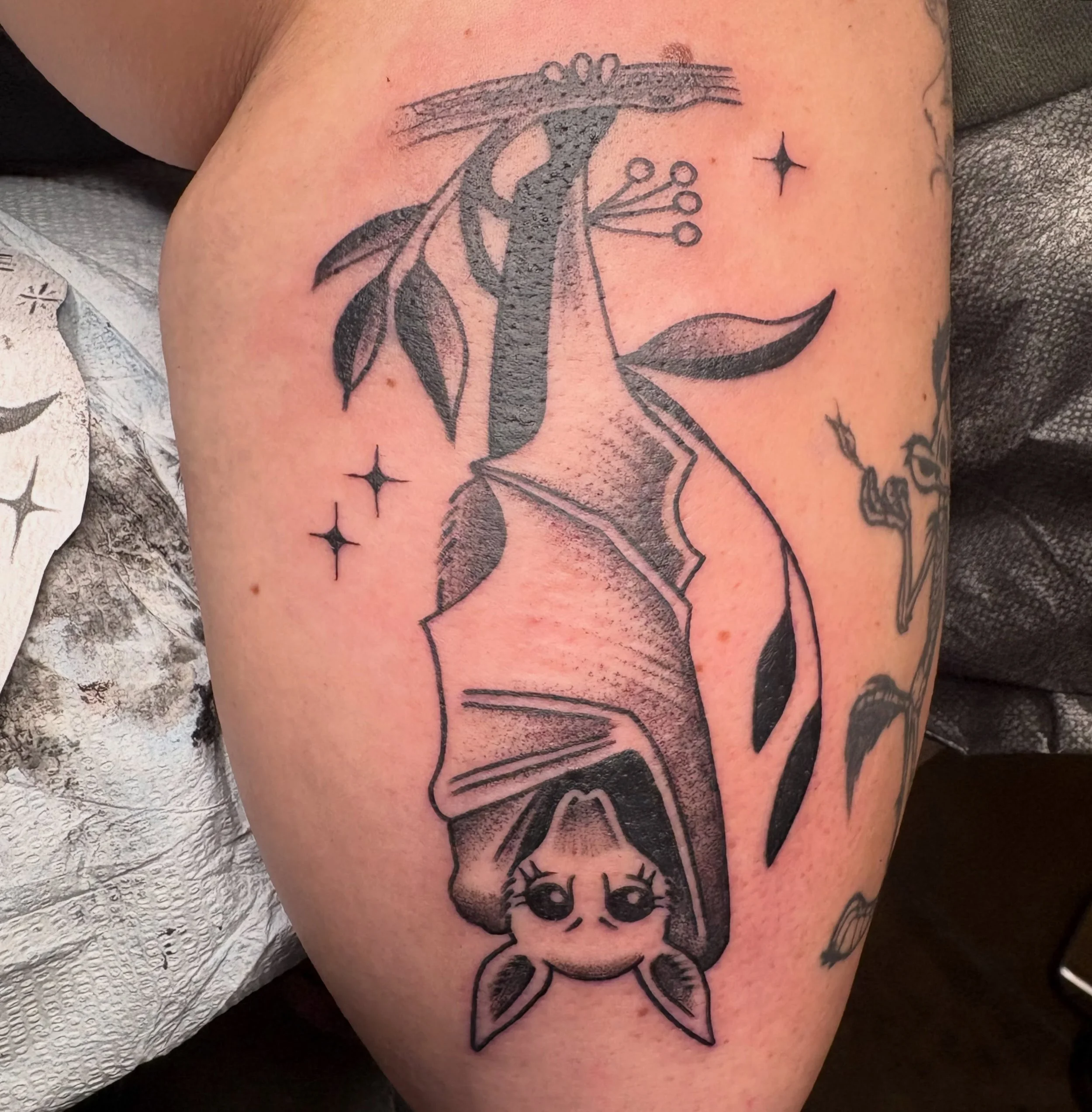 Cute lil batty for a baddiieee from my Lisa Frank sheet 😻🦇🖤✨ thank you Ashley for hanging tough (just like the bat) and your time!!
