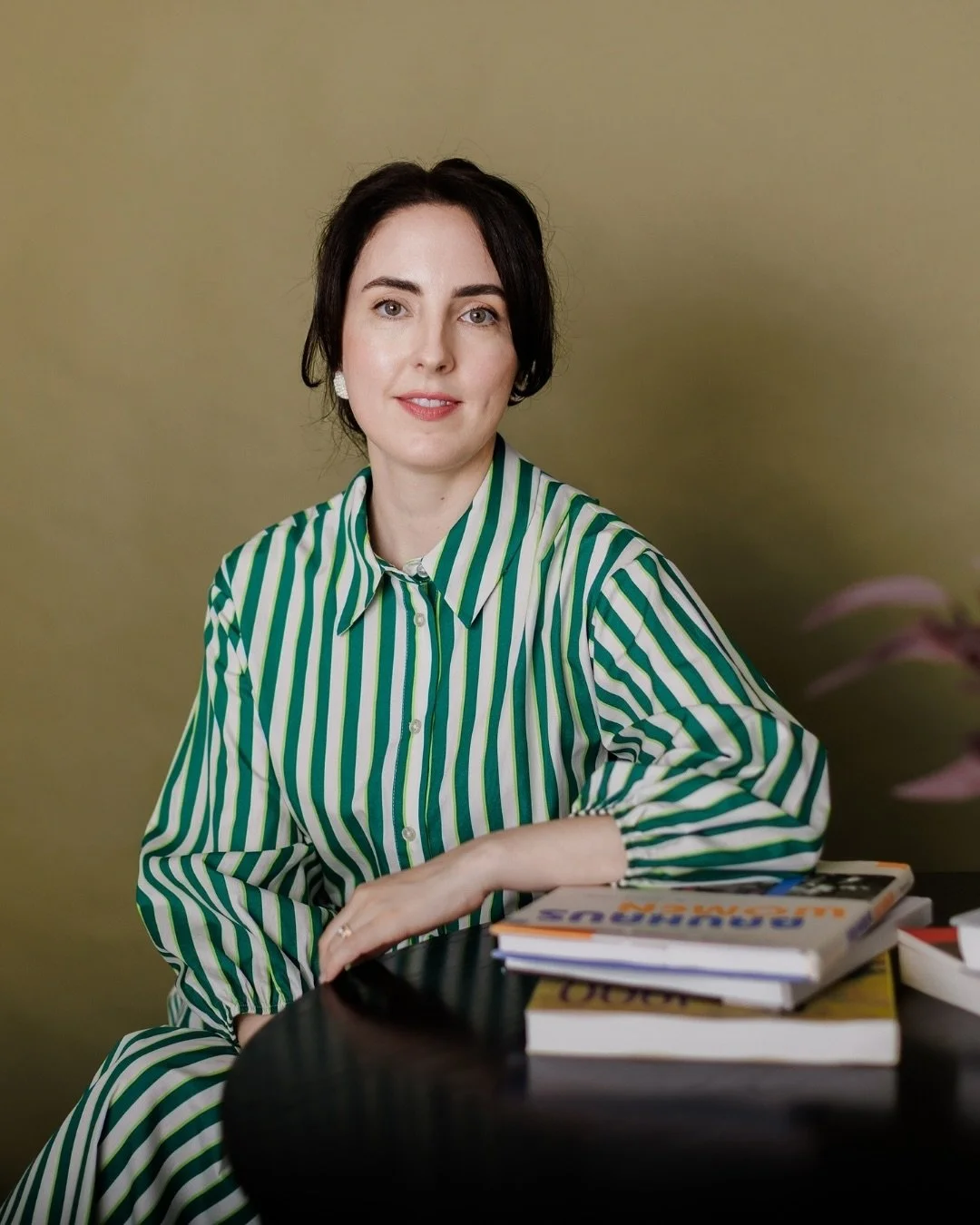 New portraits for historian and curator, Amy! I loved all the thoughtful looks Amy brought along and we styled each see to accompany her wardrobe. So happy with these!