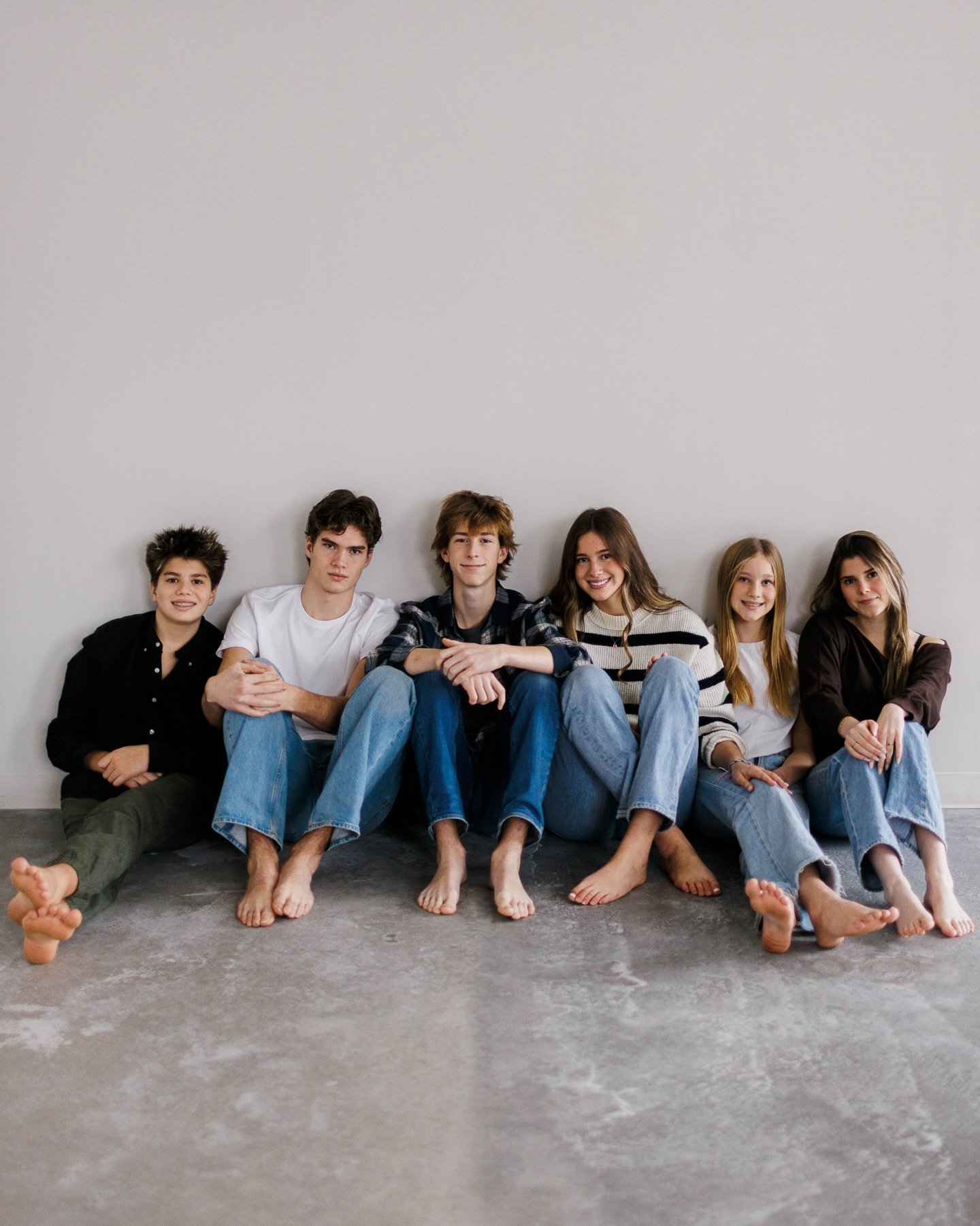 This is your reminder to photograph yourself with your kids&hellip;even when they grow up. 😭💘 Carla and her beautiful blended family. 
.
.
.
.
.
#ottawafamilyphotographer #ottawaphotographer #ottawaportraitphotographer