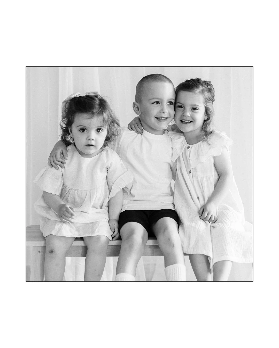 Beautiful family in the studio earlier this year. ❤️
.
.
.
.
.
#ottawaphotographer #ottawafamilyphotographer