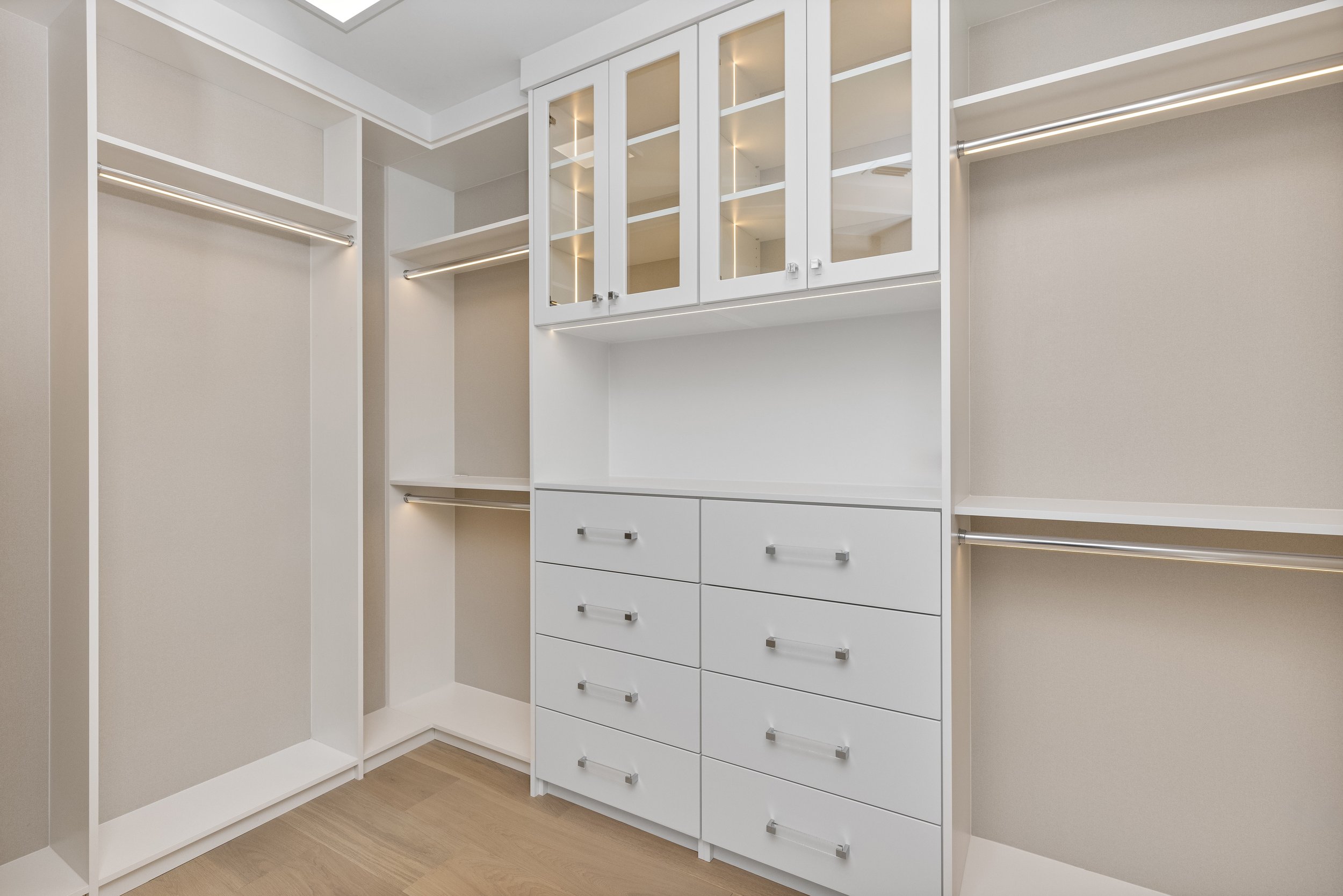 Master Closet 1.jpg