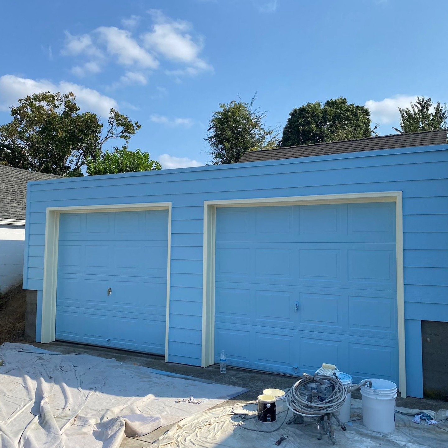 Big blue garage. Repaint in NoPo!