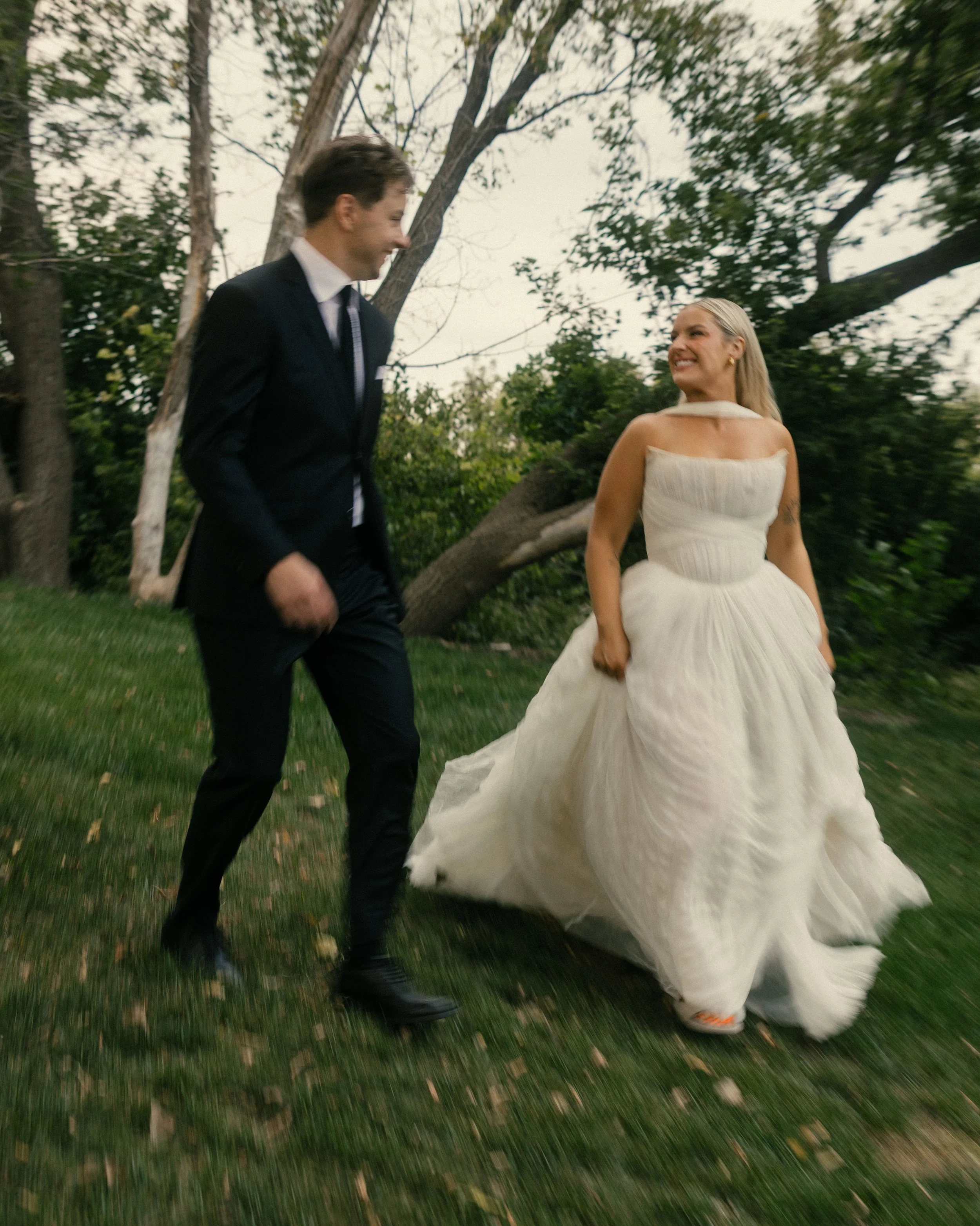 minnesota husband and wife bride and groom wedding photos by madison delaney photography 63.jpg