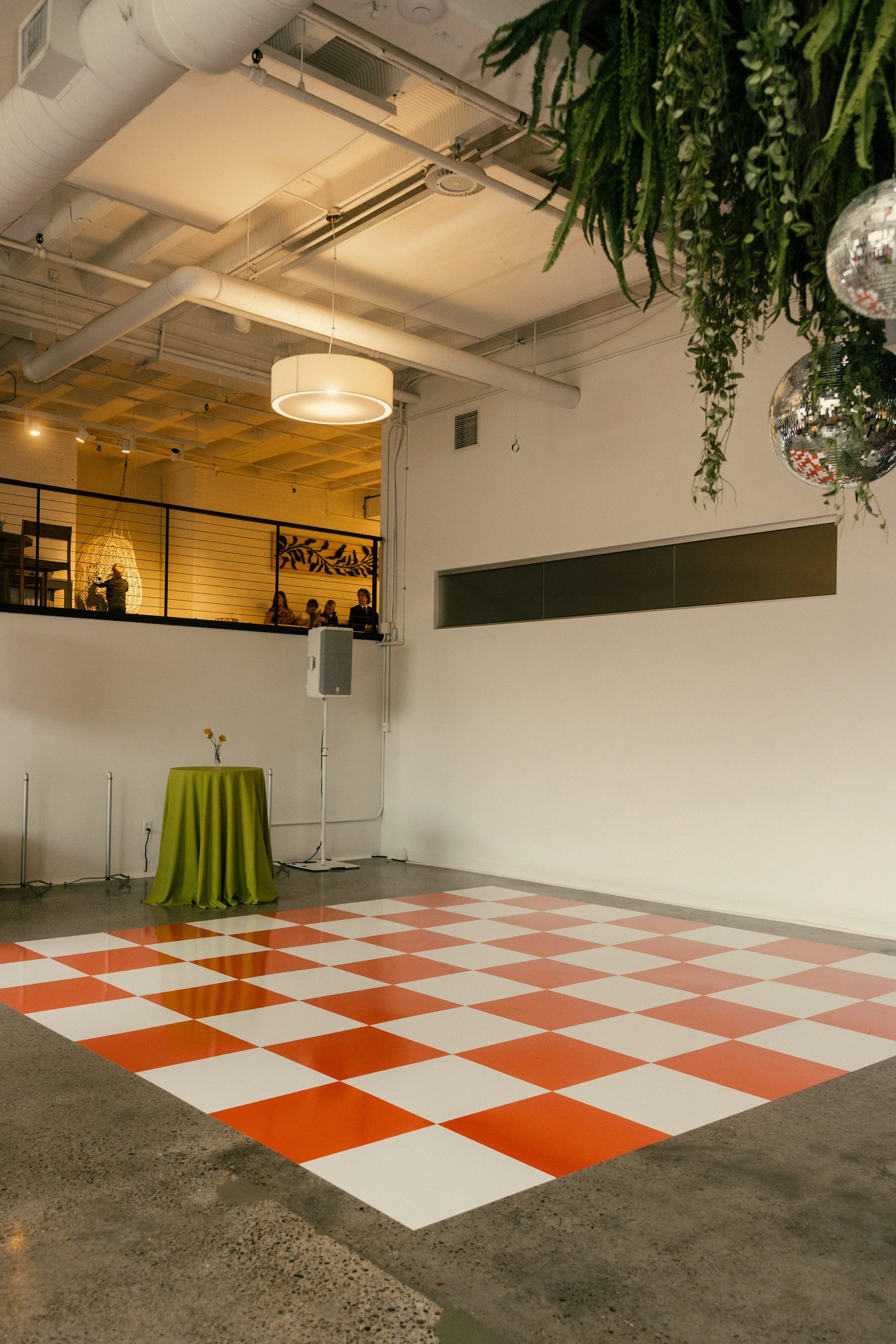 minnesota cocktail hour wedding photos by madison delaney photography 2.jpg