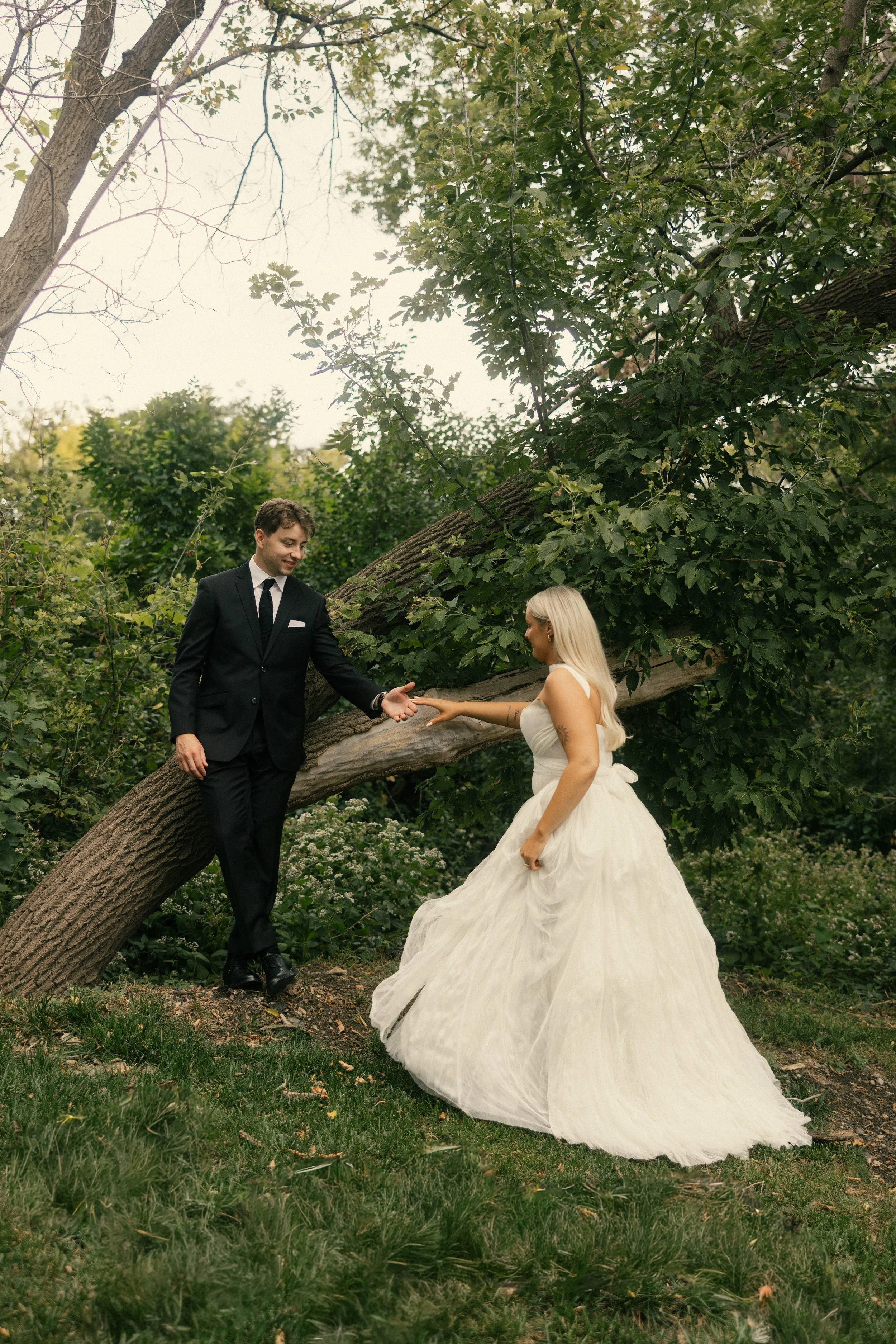 minnesota husband and wife bride and groom wedding photos by madison delaney photography 1.jpg